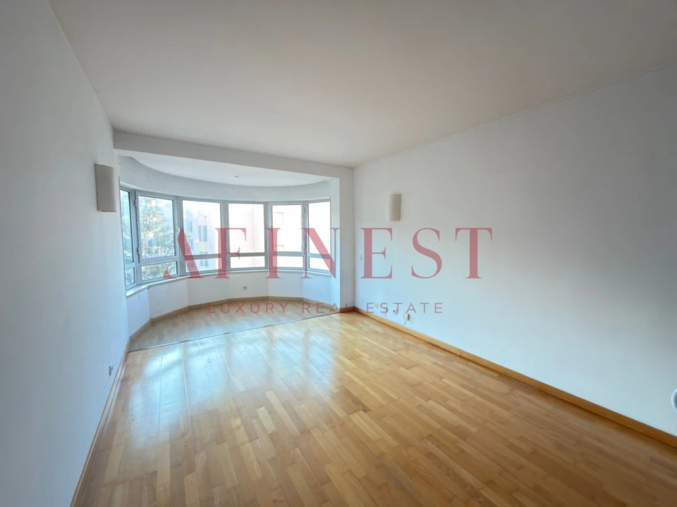 Apartamento T2 para Arrendamento em Areeiro Foto 2