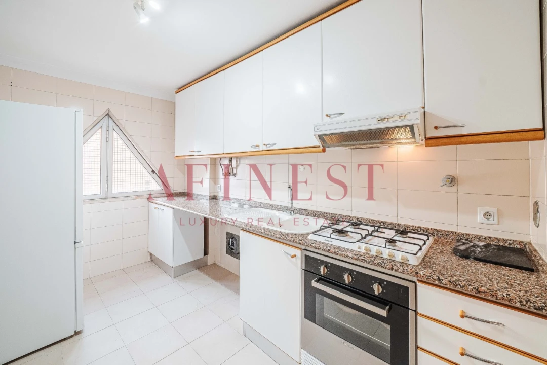 Apartamento T2 para Arrendamento em Areeiro Foto 4