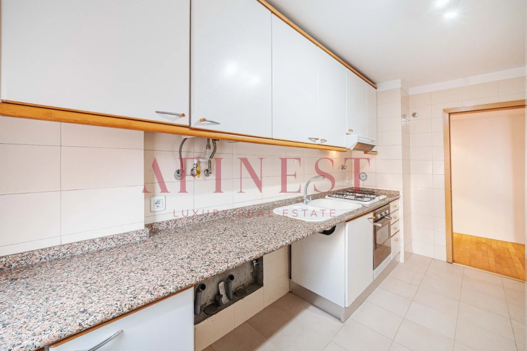 Apartamento T2 para Arrendamento em Areeiro Foto 9