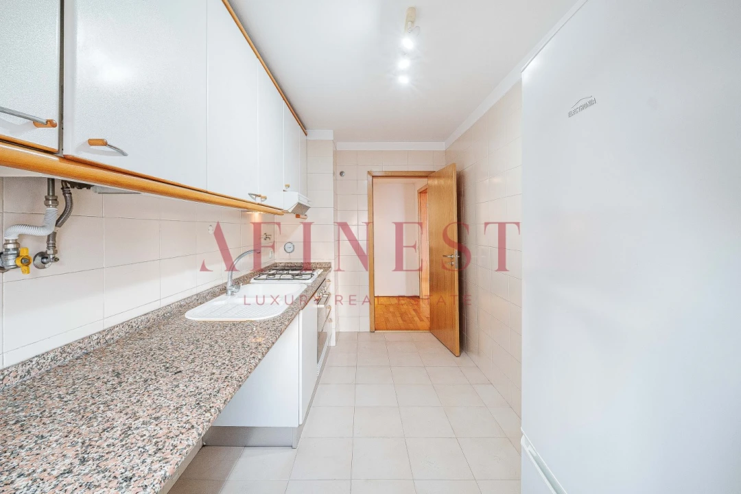 Apartamento T2 para Arrendamento em Areeiro Foto 10