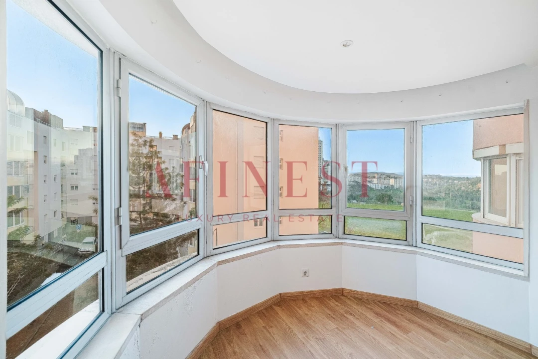 Apartamento T2 para Arrendamento em Areeiro Foto 3