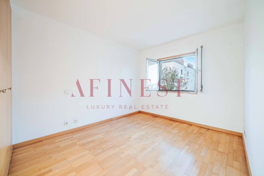 Apartamento T2 para Arrendamento em Areeiro Foto 15