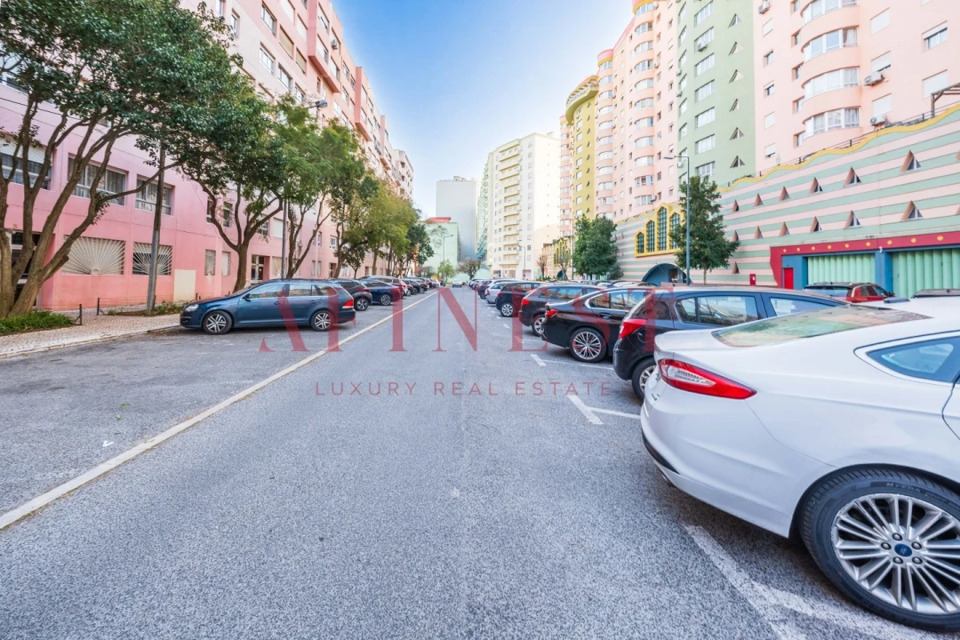 Apartamento T2 para Arrendamento em Areeiro Foto 31