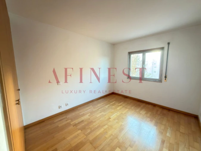 Apartamento T2 para Arrendamento em Areeiro Foto 8