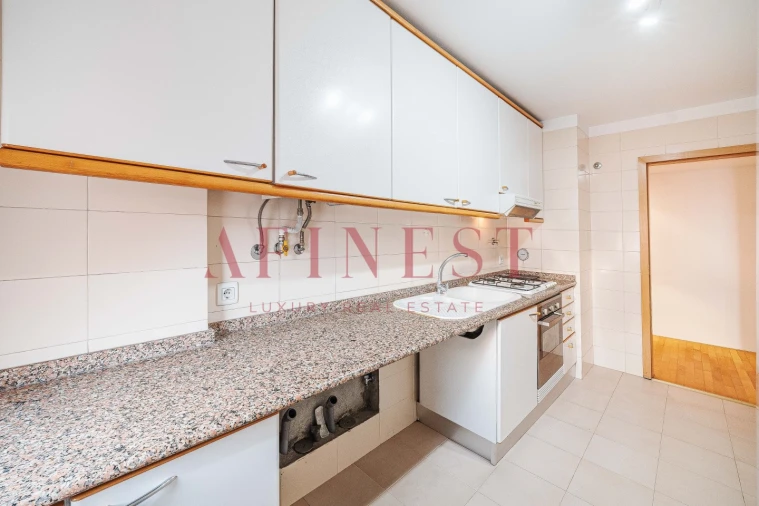 Apartamento T2 para Arrendamento em Areeiro Foto 9