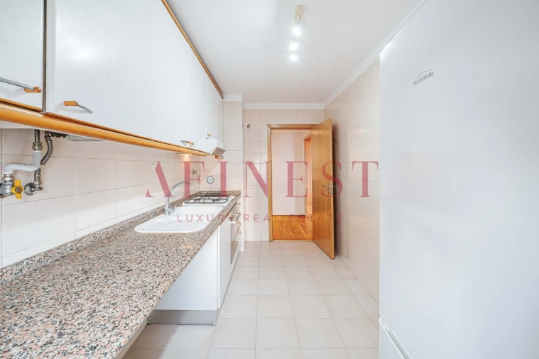 Apartamento T2 para Arrendamento em Areeiro Foto 10