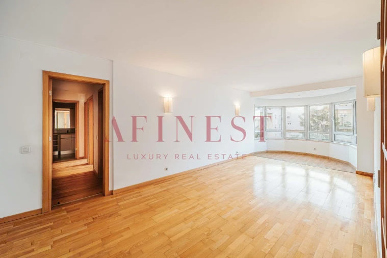 Apartamento T2 para Arrendamento em Areeiro Foto 2