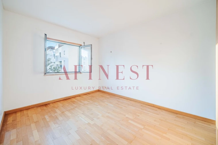 Apartamento T2 para Arrendamento em Areeiro Foto 17