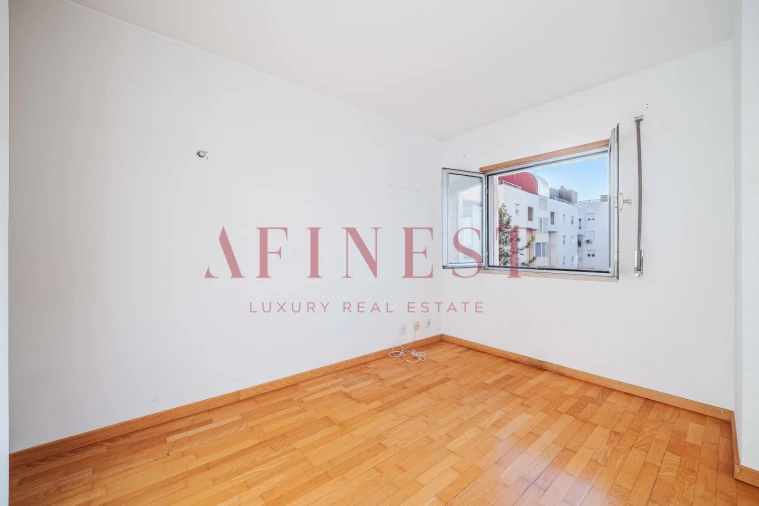 Apartamento T2 para Arrendamento em Areeiro Foto 19