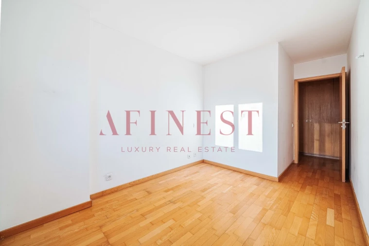 Apartamento T2 para Arrendamento em Areeiro Foto 20