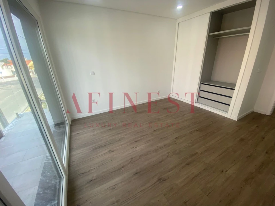 Moradia T4 para Venda em Corroios Foto 17