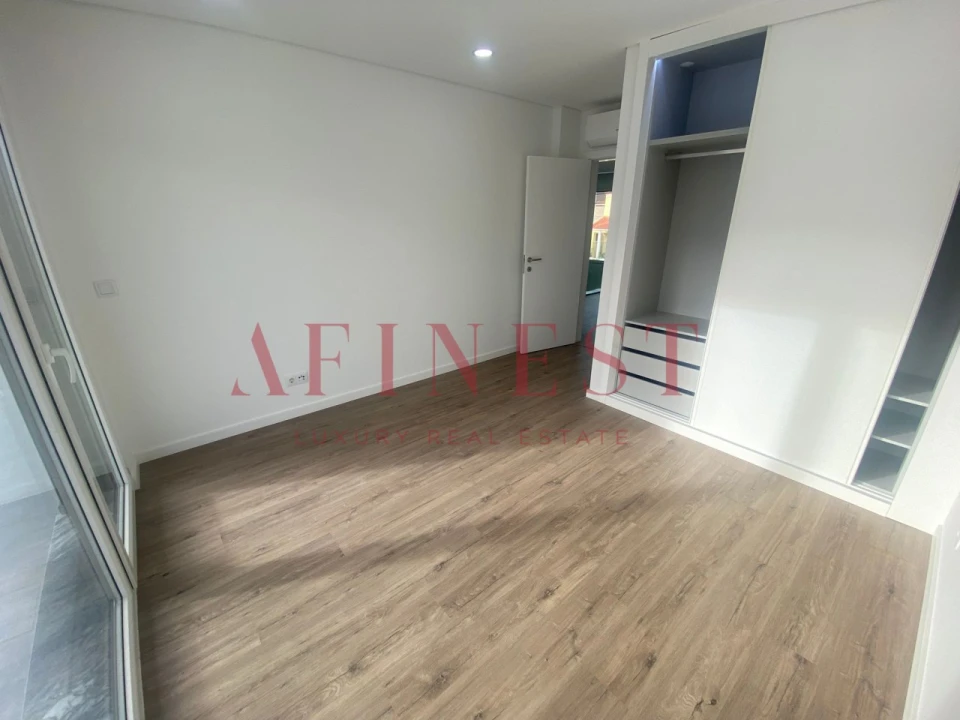 Moradia T4 para Venda em Corroios Foto 22