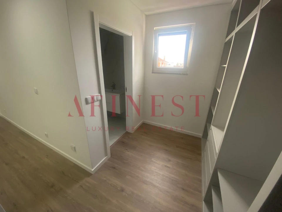 Moradia T4 para Venda em Corroios Foto 27