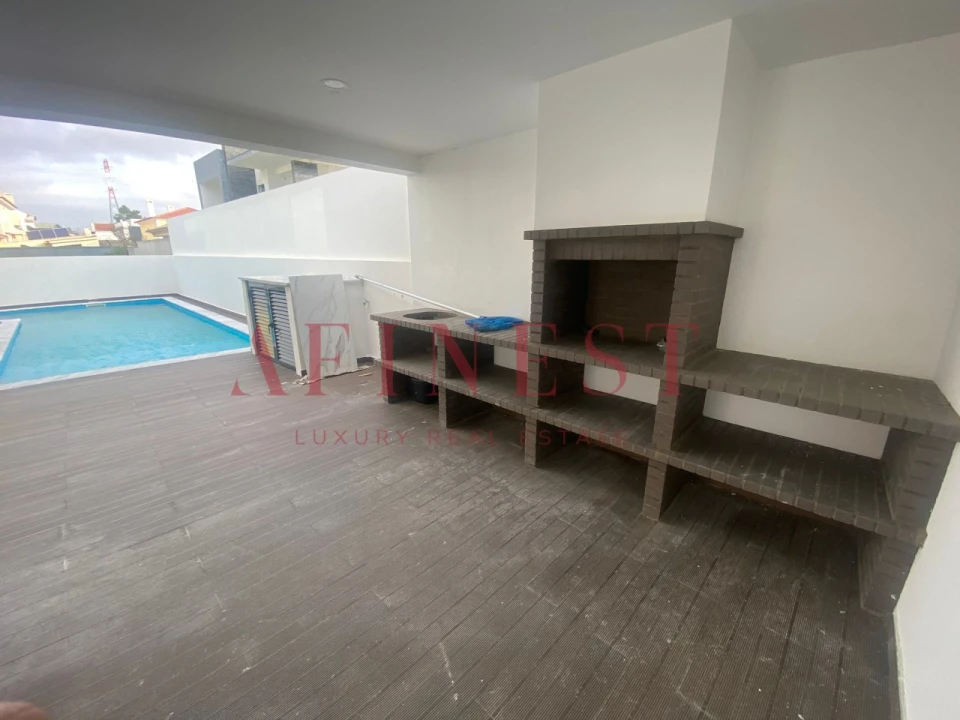 Moradia T4 para Venda em Corroios Foto 31