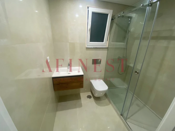 Moradia T4 para Venda em Corroios Foto 12