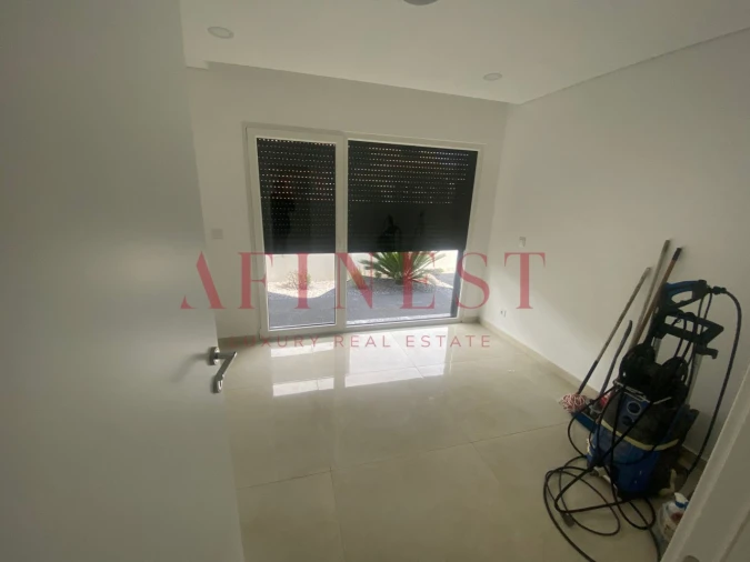 Moradia T4 para Venda em Corroios Foto 13