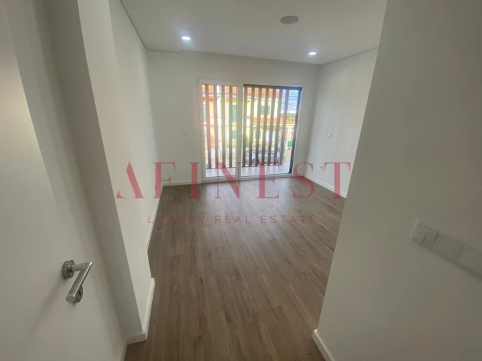 Moradia T4 para Venda em Corroios Foto 18