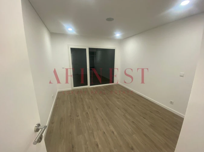 Moradia T4 para Venda em Corroios Foto 26