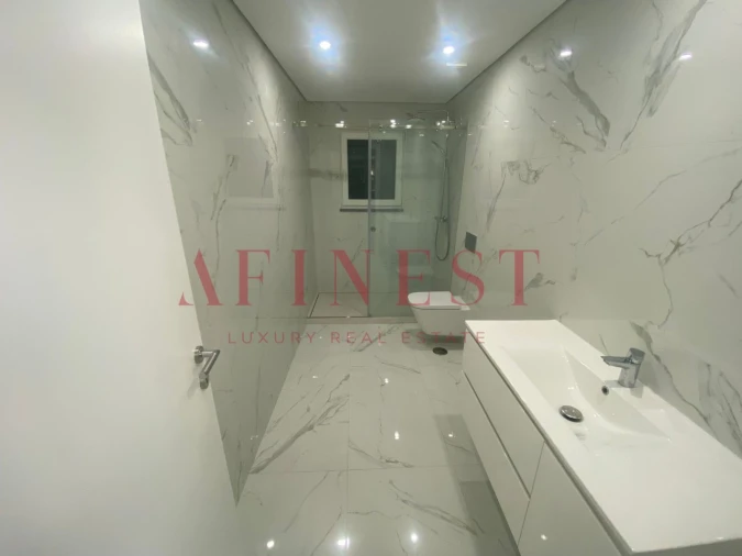 Moradia T4 para Venda em Corroios Foto 29