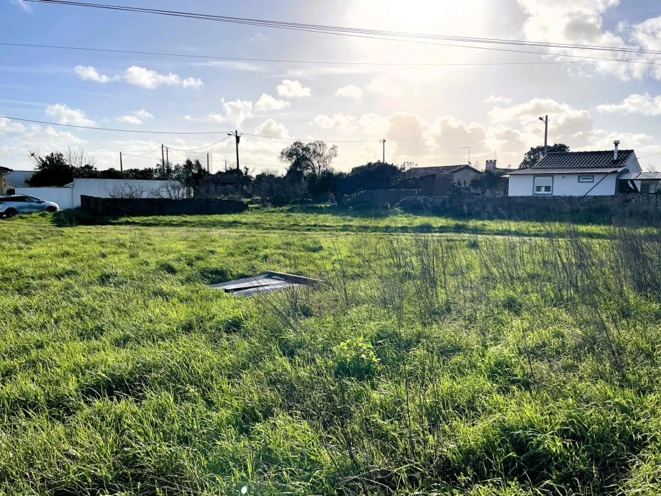 Terreno para Venda em Caranguejeira Foto 2