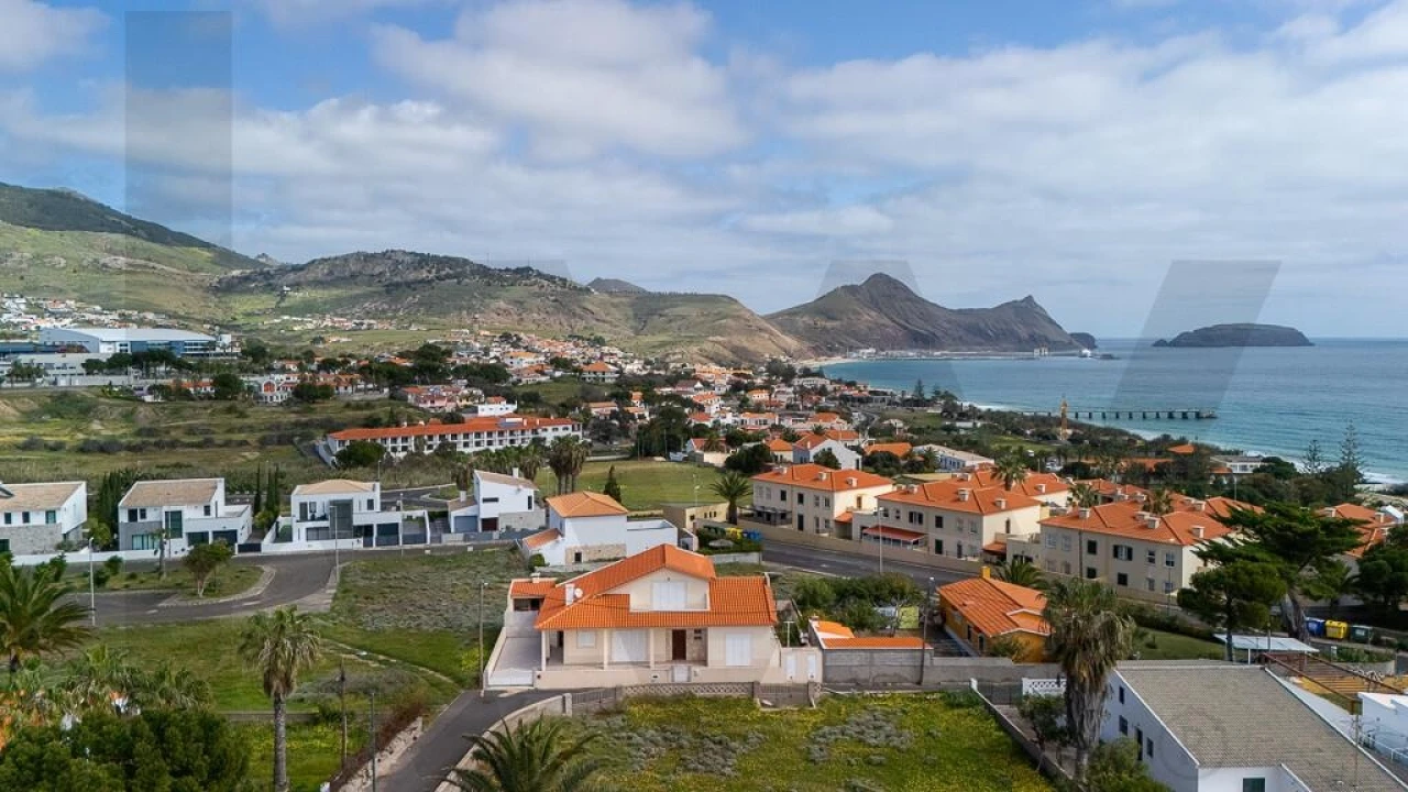 Moradia T3 para Venda em Porto Santo Foto 48
