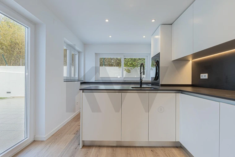 Moradia T5 para Arrendamento em Carcavelos e Parede Foto 14