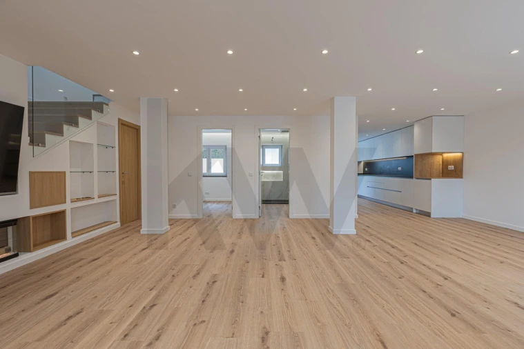 Moradia T5 para Arrendamento em Carcavelos e Parede Foto 3