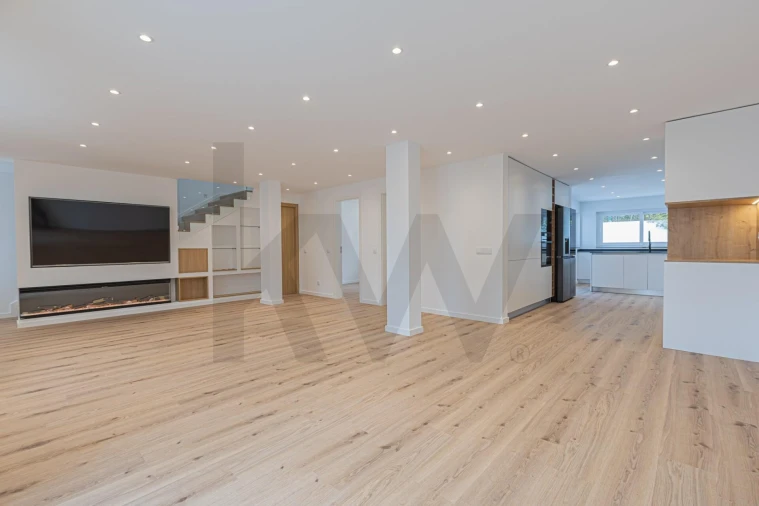 Moradia T5 para Arrendamento em Carcavelos e Parede Foto 4