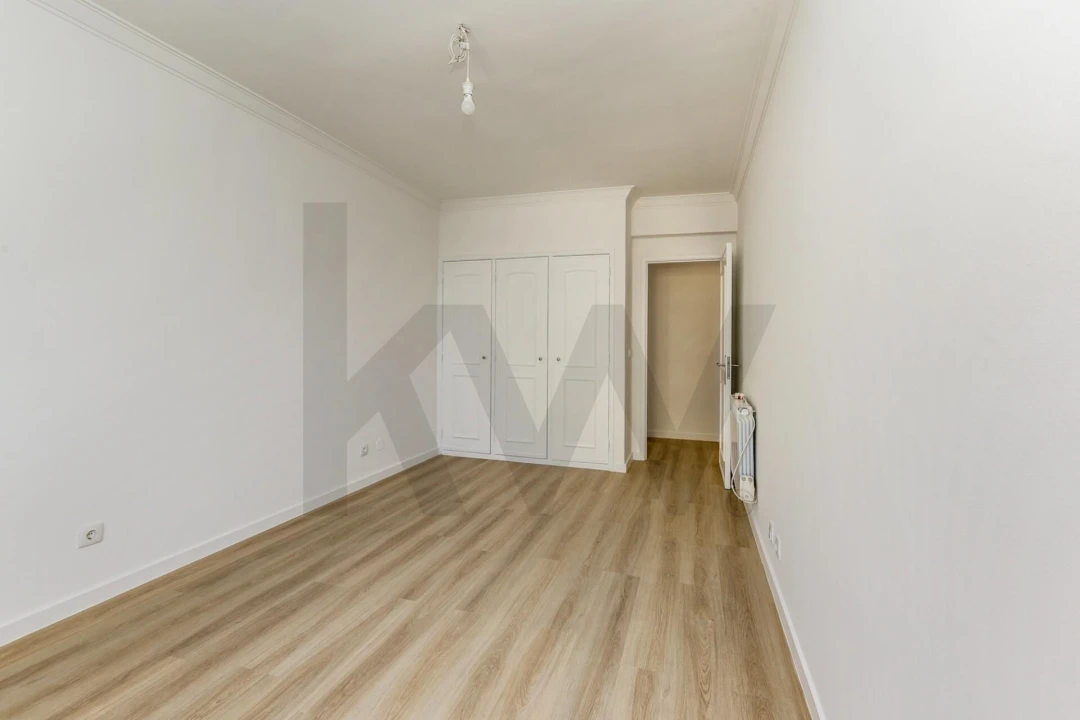 Apartamento T2 para Arrendamento em Carnaxide e Queijas Foto 18