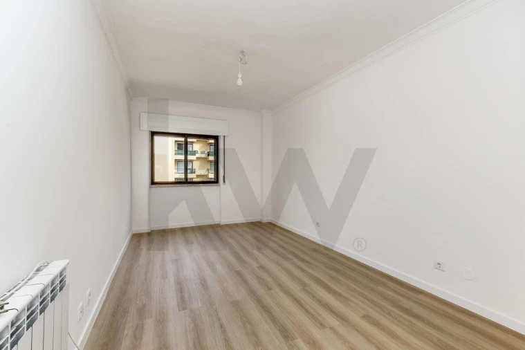 Apartamento T2 para Arrendamento em Carnaxide e Queijas Foto 17