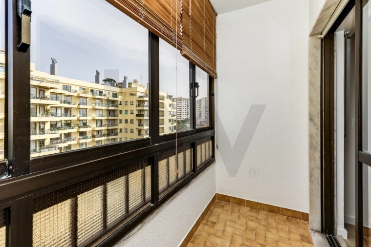 Apartamento T2 para Arrendamento em Carnaxide e Queijas Foto 16