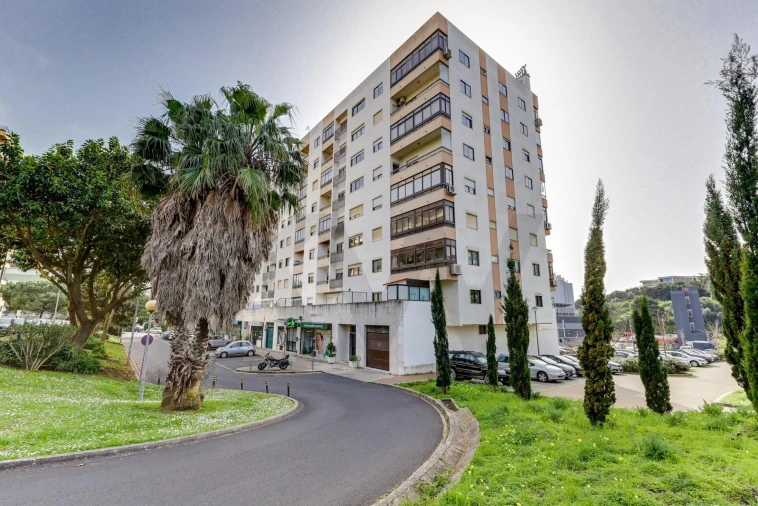 Apartamento T2 para Arrendamento em Carnaxide e Queijas Foto 21