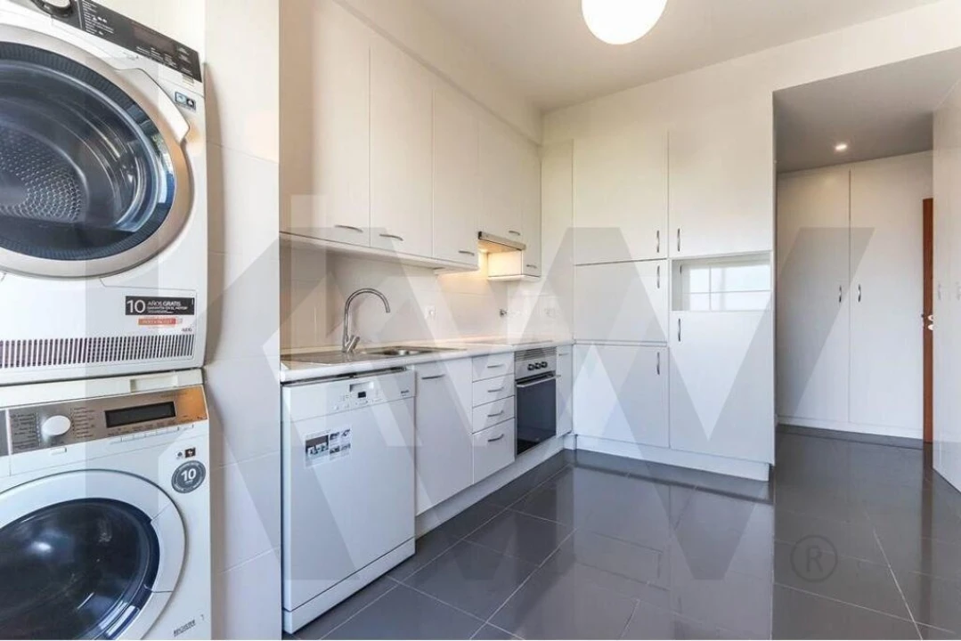 Apartamento T2 para Arrendamento em Olivais Foto 9