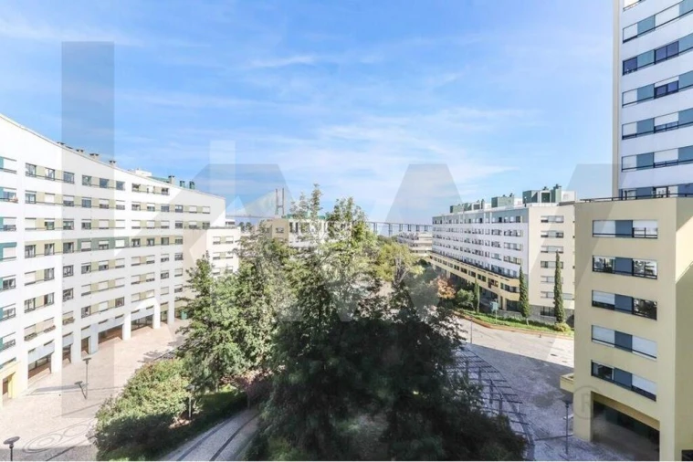 Apartamento T2 para Arrendamento em Olivais Foto 1