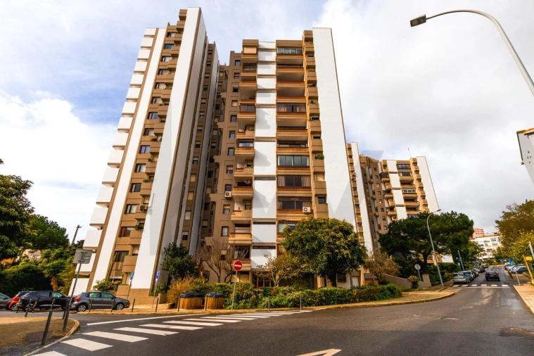 Apartamento T4 para Venda em Águas Livres Foto 33