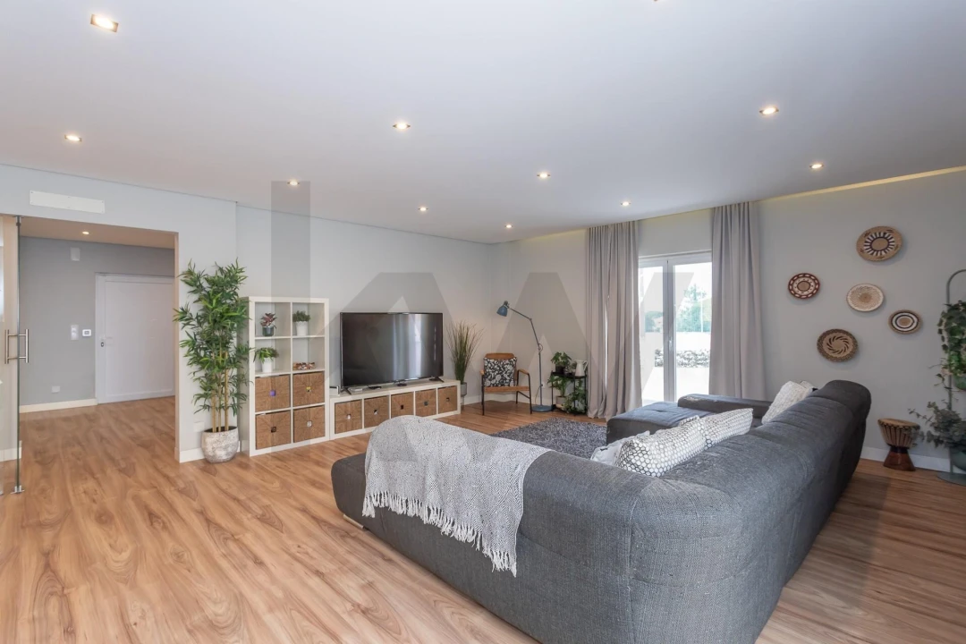 Moradia T4 para Venda em Algueirão-Mem Martins Foto 5