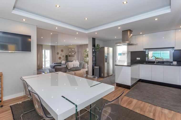 Moradia T4 para Venda em Algueirão-Mem Martins Foto 9