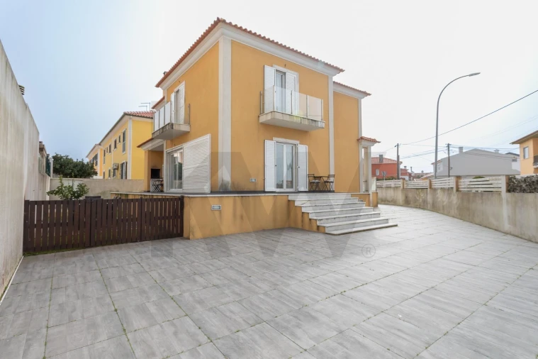 Moradia T4 para Venda em Algueirão-Mem Martins Foto 17