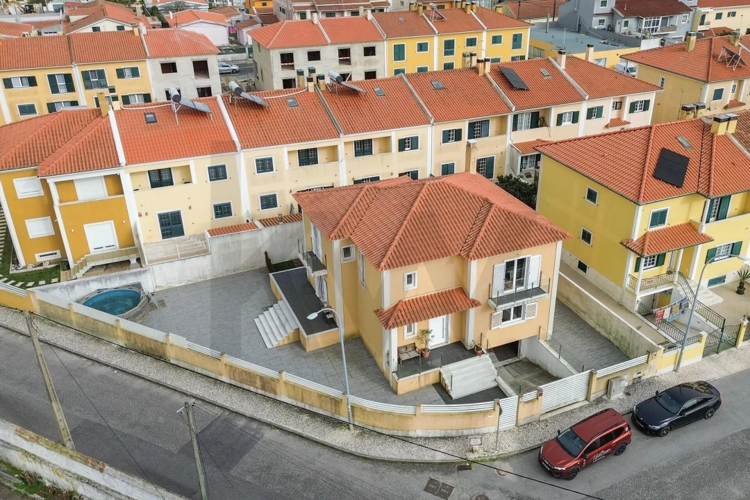 Moradia T4 para Venda em Algueirão-Mem Martins Foto 69