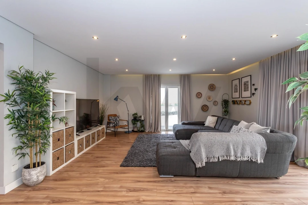 Moradia T4 para Venda em Algueirão-Mem Martins Foto 4