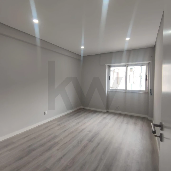 Apartamento T2 para Venda em Amora Foto 5