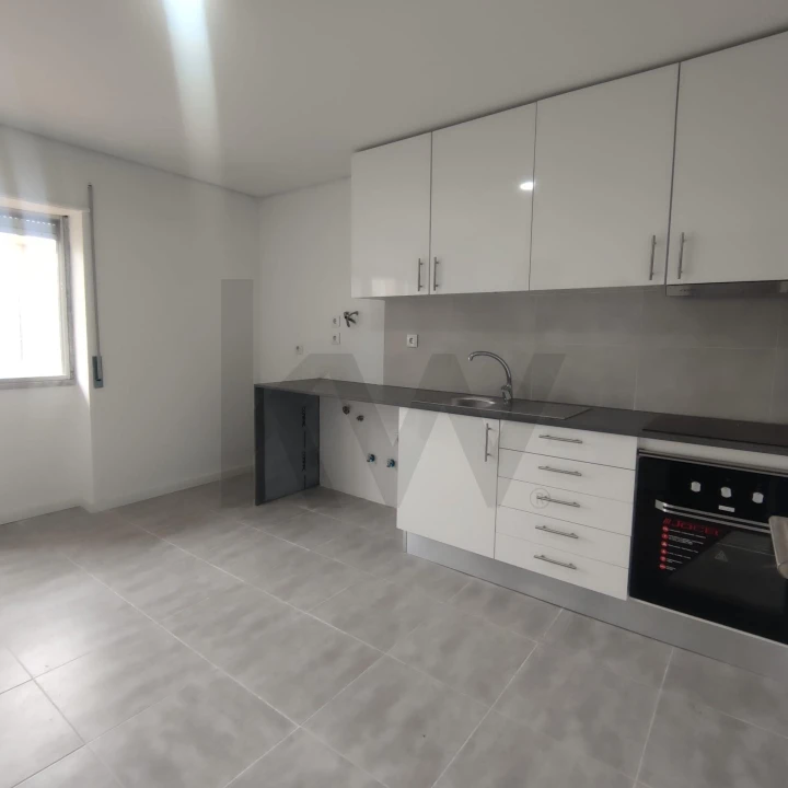 Apartamento T2 para Venda em Amora Foto 13