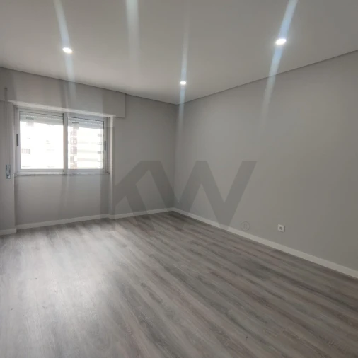 Apartamento T2 para Venda em Amora Foto 6