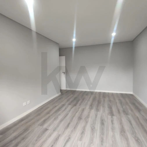 Apartamento T2 para Venda em Amora Foto 9