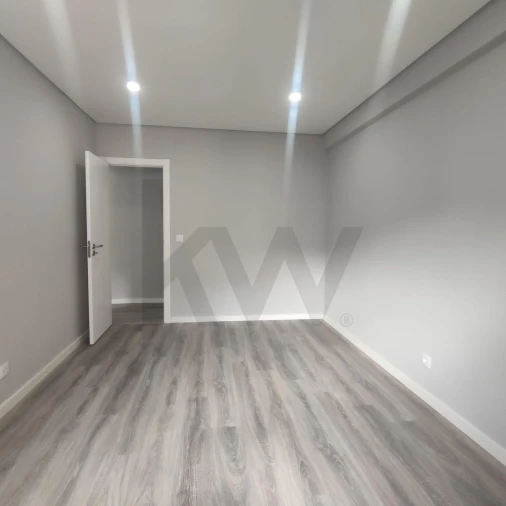 Apartamento T2 para Venda em Amora Foto 8