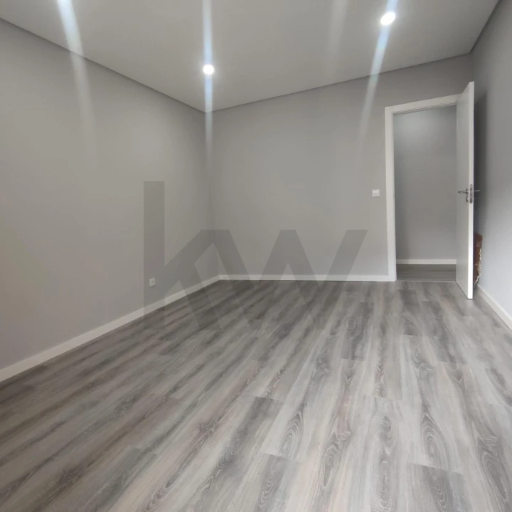 Apartamento T2 para Venda em Amora Foto 7
