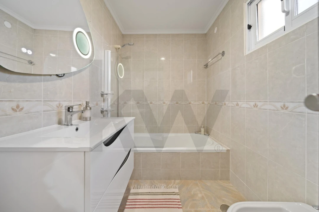 Moradia T5 para Venda em Prazeres Foto 28