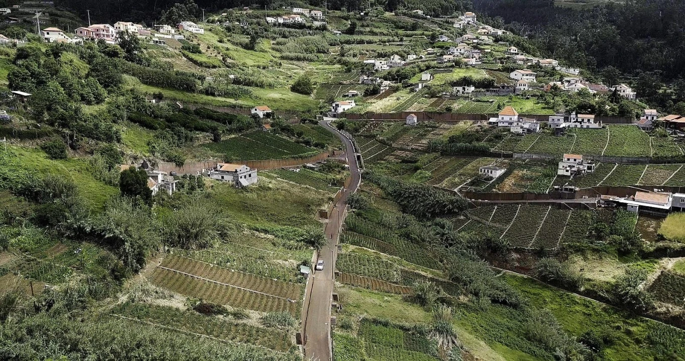 Terreno para Venda em Canhas Foto 11