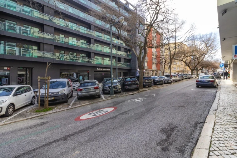 Apartamento T3 para Venda em Avenidas Novas Foto 30
