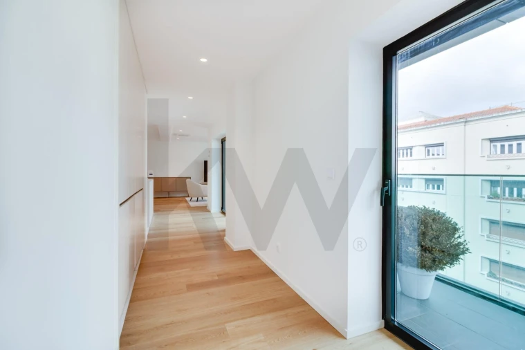 Apartamento T3 para Venda em Avenidas Novas Foto 2